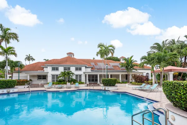 $409,500 | 2052 Alta Meadows Lane, Unit 2212, Delray Beach, FL 33444