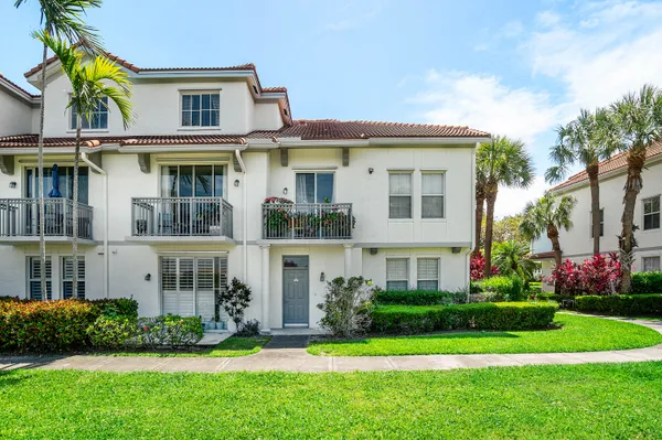 $409,500 | 2052 Alta Meadows Lane, Unit 2212, Delray Beach, FL 33444