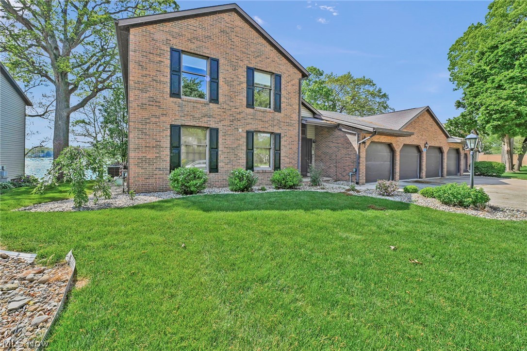 1819 Harbour Circle Northwest Canton, OH 44708 - Photo 2 of 34
