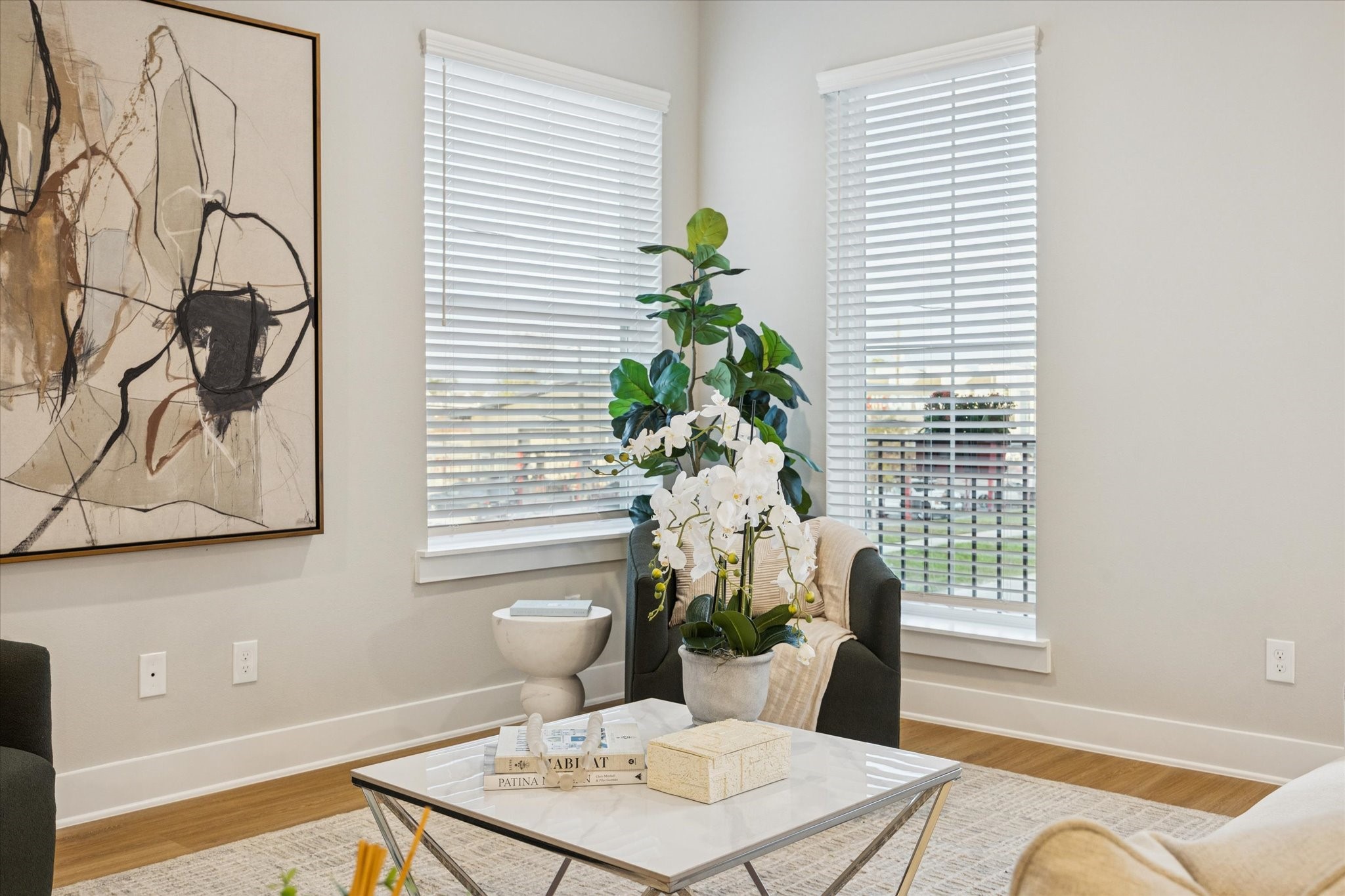 719 Thornton Road, Unit C Houston, TX 77018 - Photo 19 of 45 a living room with furniture and a potted plant