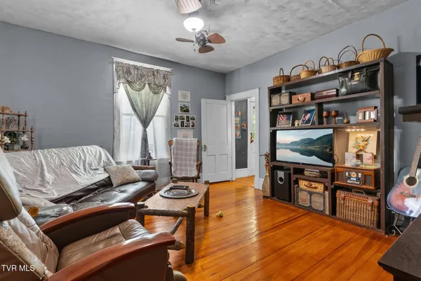 $299,000 | 2170 Saltville Highway, Saltville, VA 24370