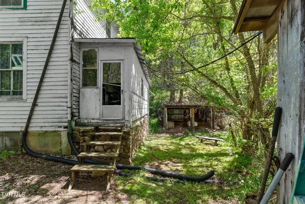 $299,000 | 2170 Saltville Highway, Saltville, VA 24370