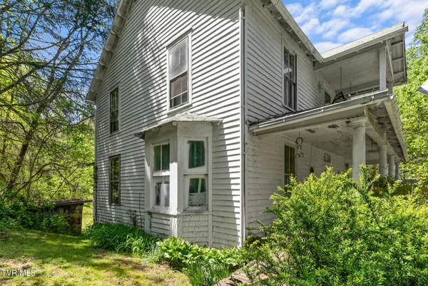 $299,000 | 2170 Saltville Highway, Saltville, VA 24370