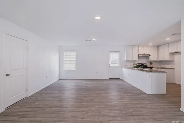 $1,650 | 9422 Somerset Way, San Antonio, TX 78211