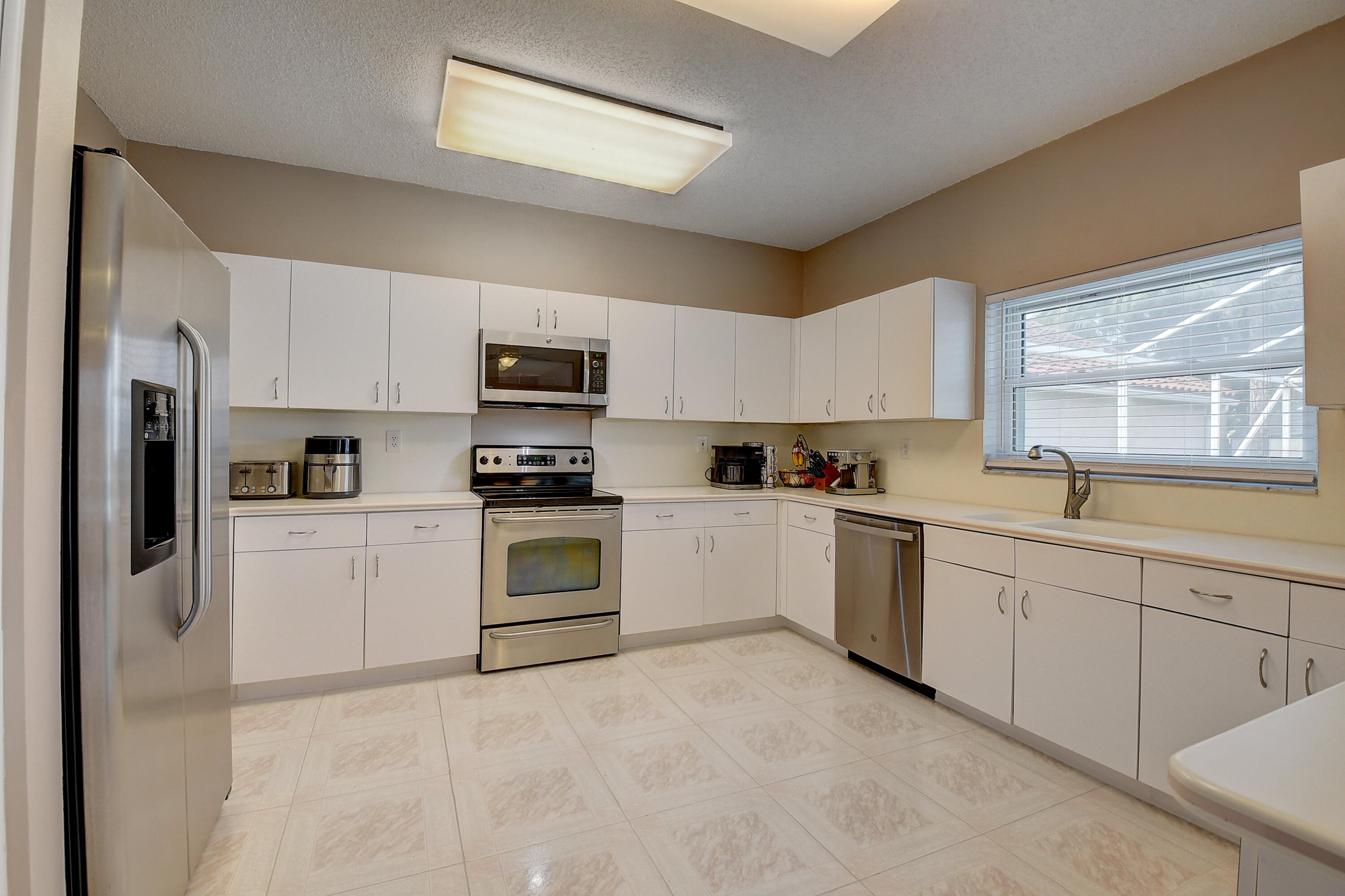 21360 Millbrook Court Boca Raton, FL 33498 - Photo 17 of 47 Oversized Kitchen