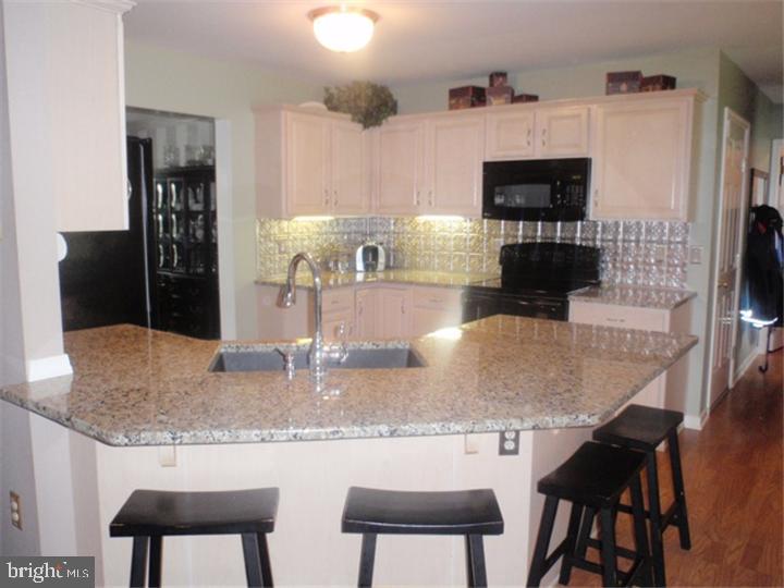 379 Squire Lane Lititz, PA 17543 - Photo 7 of 13