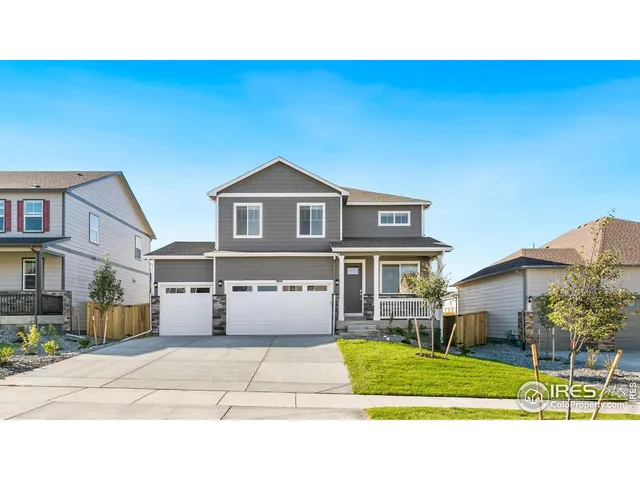 a house view with a outdoor space