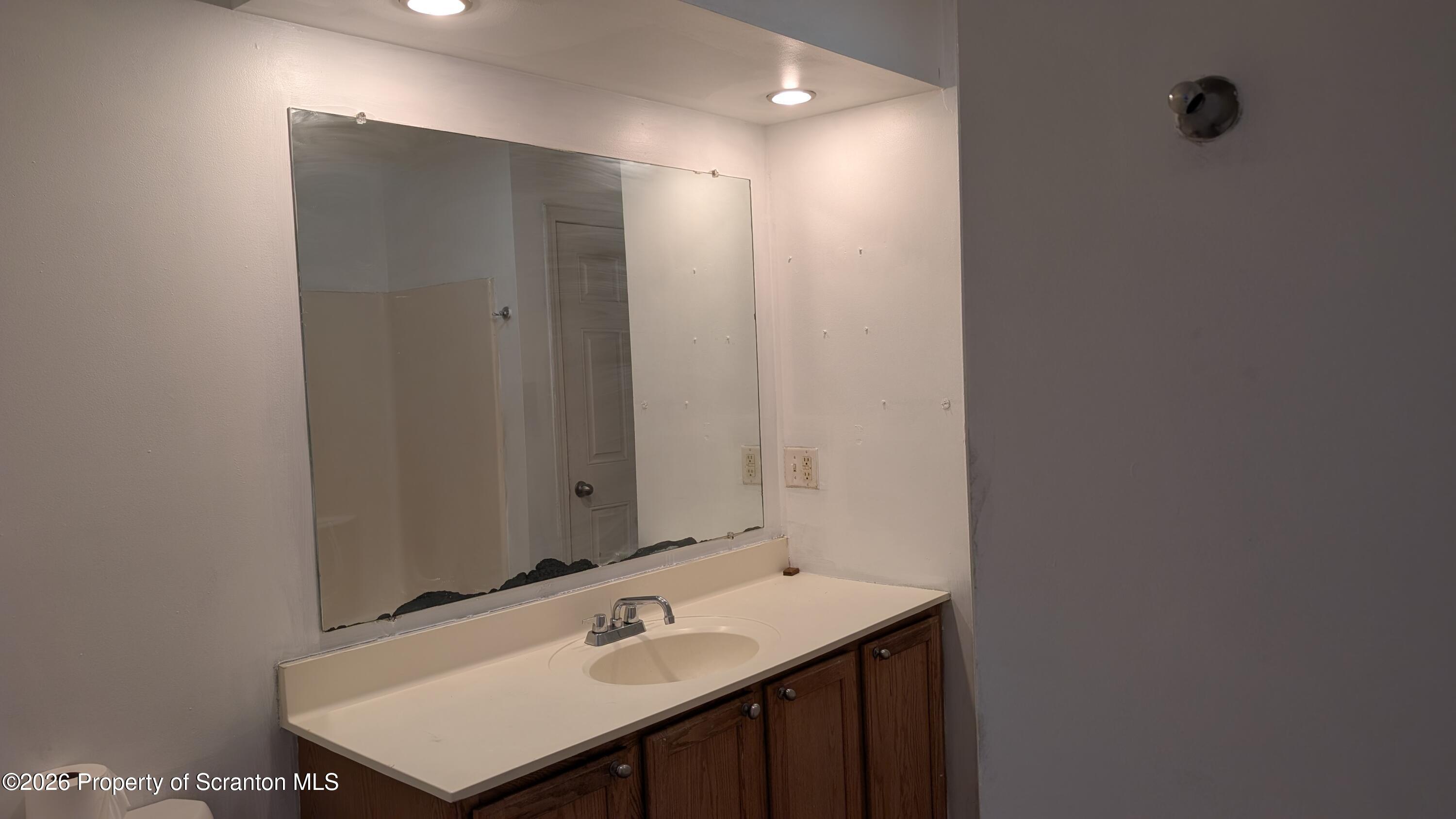 114 Prospect Avenue, Unit 2 Scranton, PA 18505 - Photo 10 of 10 Full Bathroom