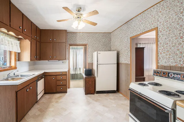 $725,000 | 15 Lakeshore Drive, Manistee, MI 49660