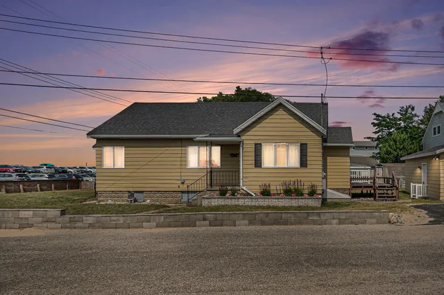 $725,000 | 15 Lakeshore Drive, Manistee, MI 49660