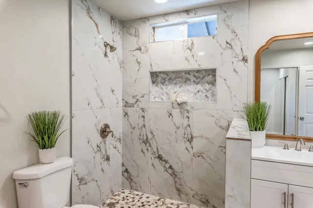 $1,165,000 | 180 Hoomoku Street, Kahului, HI 96732