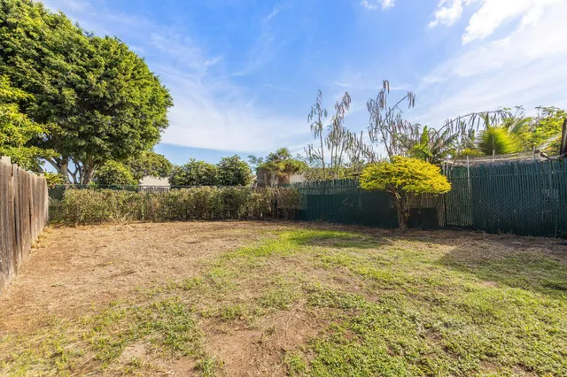 $1,165,000 | 180 Hoomoku Street, Kahului, HI 96732