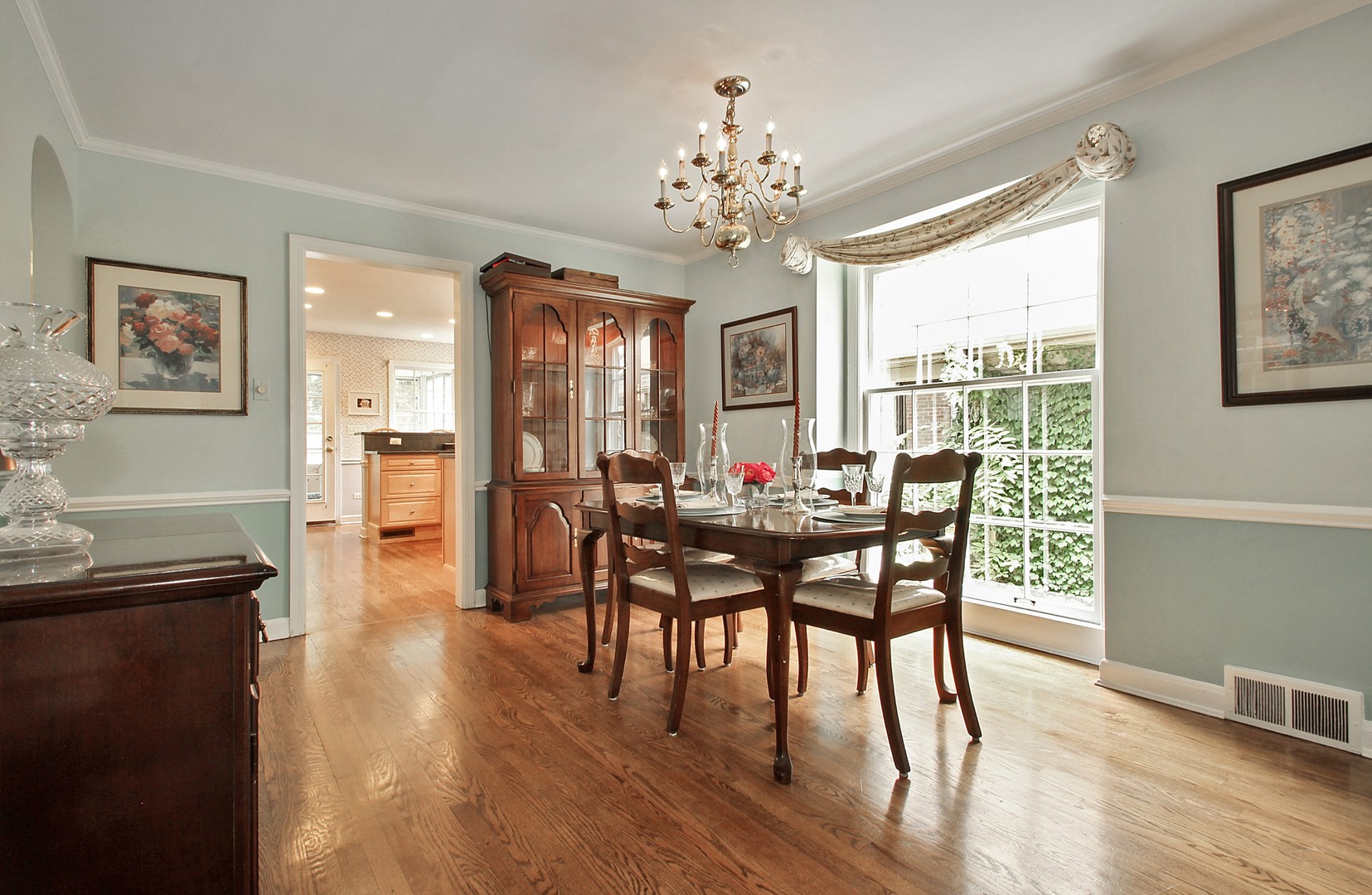 920 St James Place Park Ridge, IL 60068 - Photo 3 of 21 Gallery Image 3