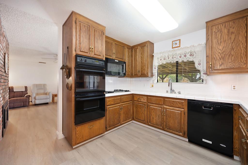 8798 Caselman Road Sacramento, CA 95828 - Photo 15 of 57