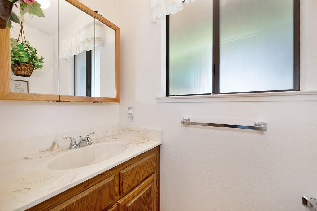 8798 Caselman Road Sacramento, CA 95828 - Photo 21 of 57