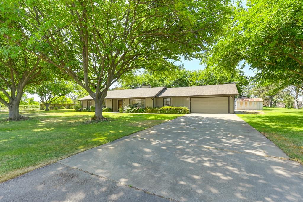 8798 Caselman Road Sacramento, CA 95828 - Photo 3 of 57