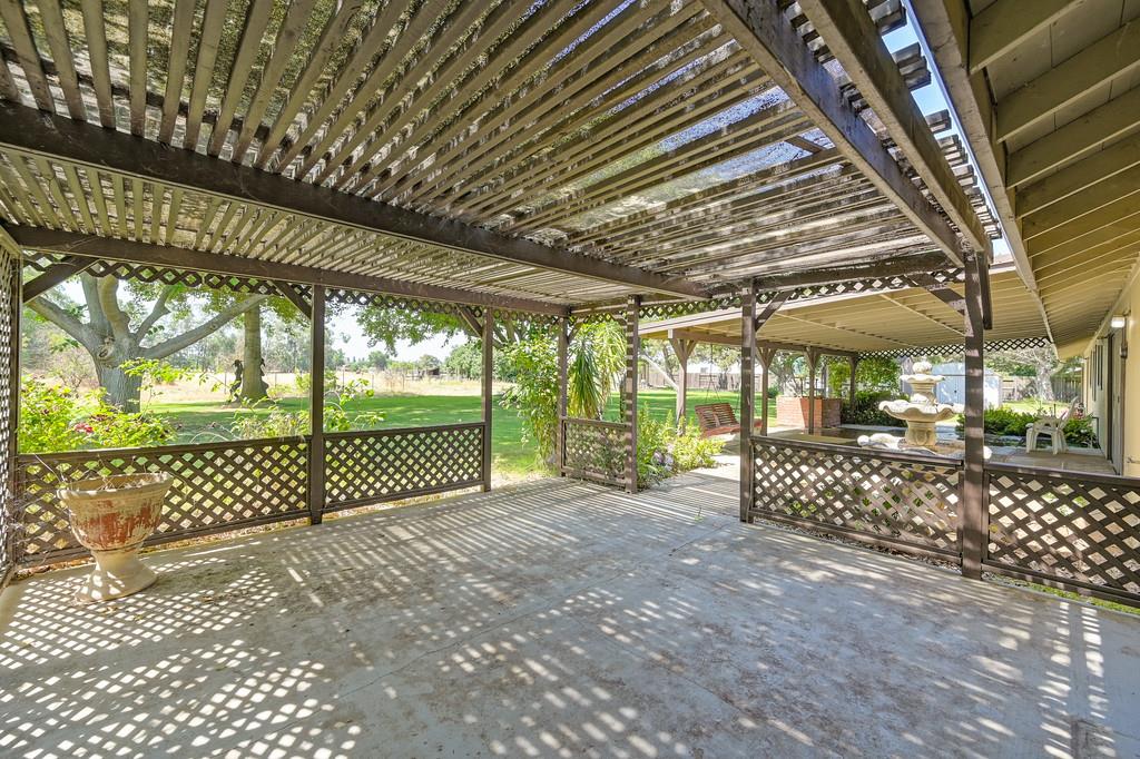 8798 Caselman Road Sacramento, CA 95828 - Photo 36 of 57