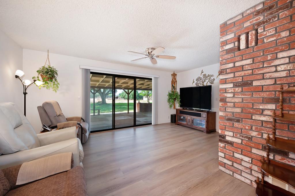 8798 Caselman Road Sacramento, CA 95828 - Photo 8 of 57