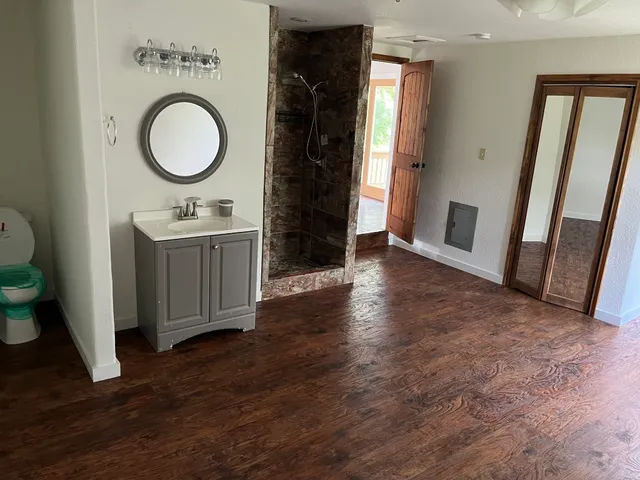 $378,000 | 329 Buffalo Trail, Lake Jackson, TX 77566