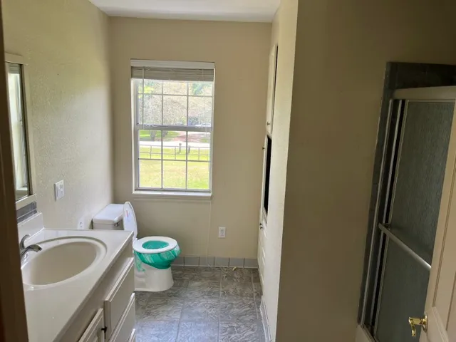 $378,000 | 329 Buffalo Trail, Lake Jackson, TX 77566