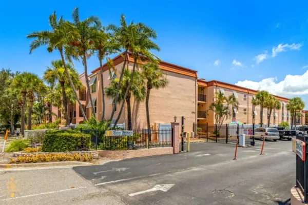 $1,950 | 8911 Blind Pass Road, Unit 223, St. Pete Beach, FL 33706