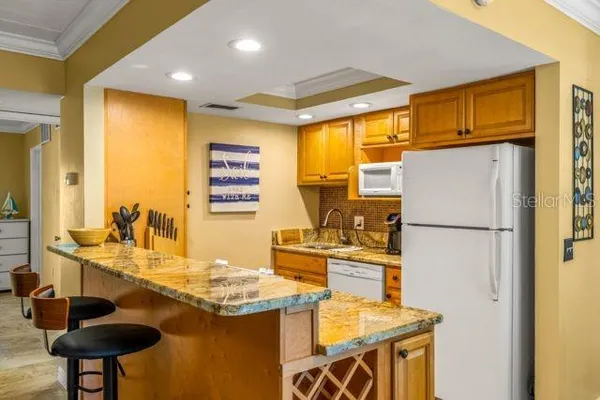 $1,950 | 8911 Blind Pass Road, Unit 223, St. Pete Beach, FL 33706