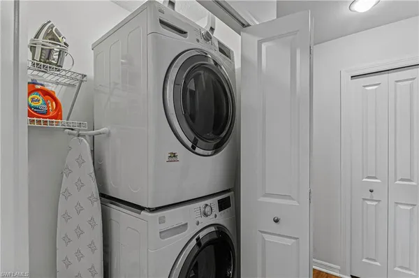 $10,000 | 802 10th Avenue South, Unit 802, Naples, FL 34102