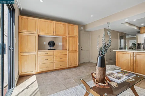 $1,149,000 | 210 Carob Lane, Alameda, CA 94502