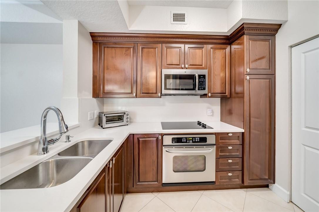 2 Renaissance Way, Unit 215 Boynton Beach, FL 33426 - Photo 13 of 41 Photo 13