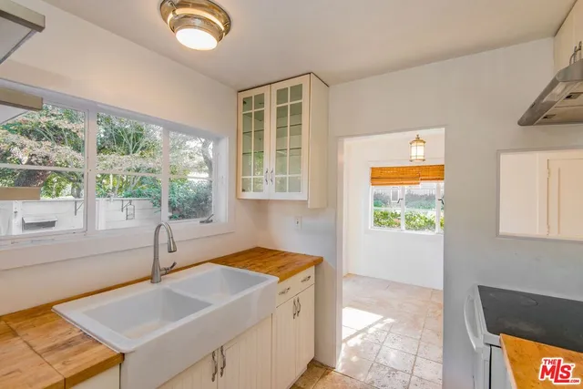 $695,000 | 5233 Village Green, Los Angeles, CA 90016