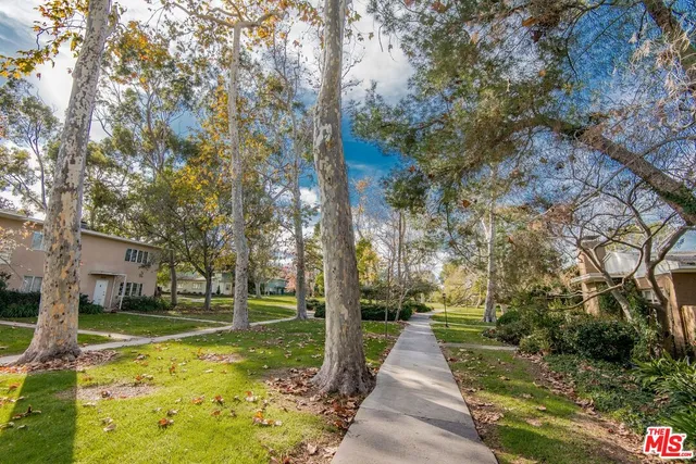 $695,000 | 5233 Village Green, Los Angeles, CA 90016