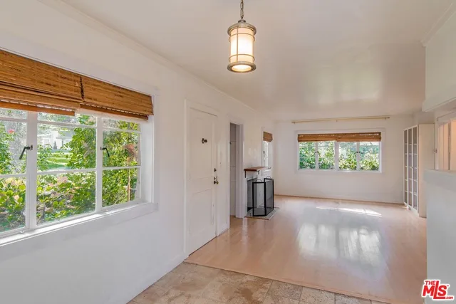 $695,000 | 5233 Village Green, Los Angeles, CA 90016