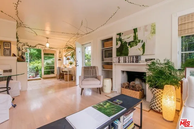 $695,000 | 5233 Village Green, Los Angeles, CA 90016