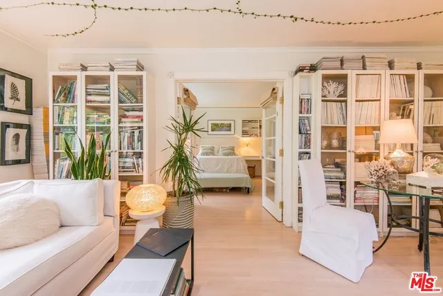 $695,000 | 5233 Village Green, Los Angeles, CA 90016