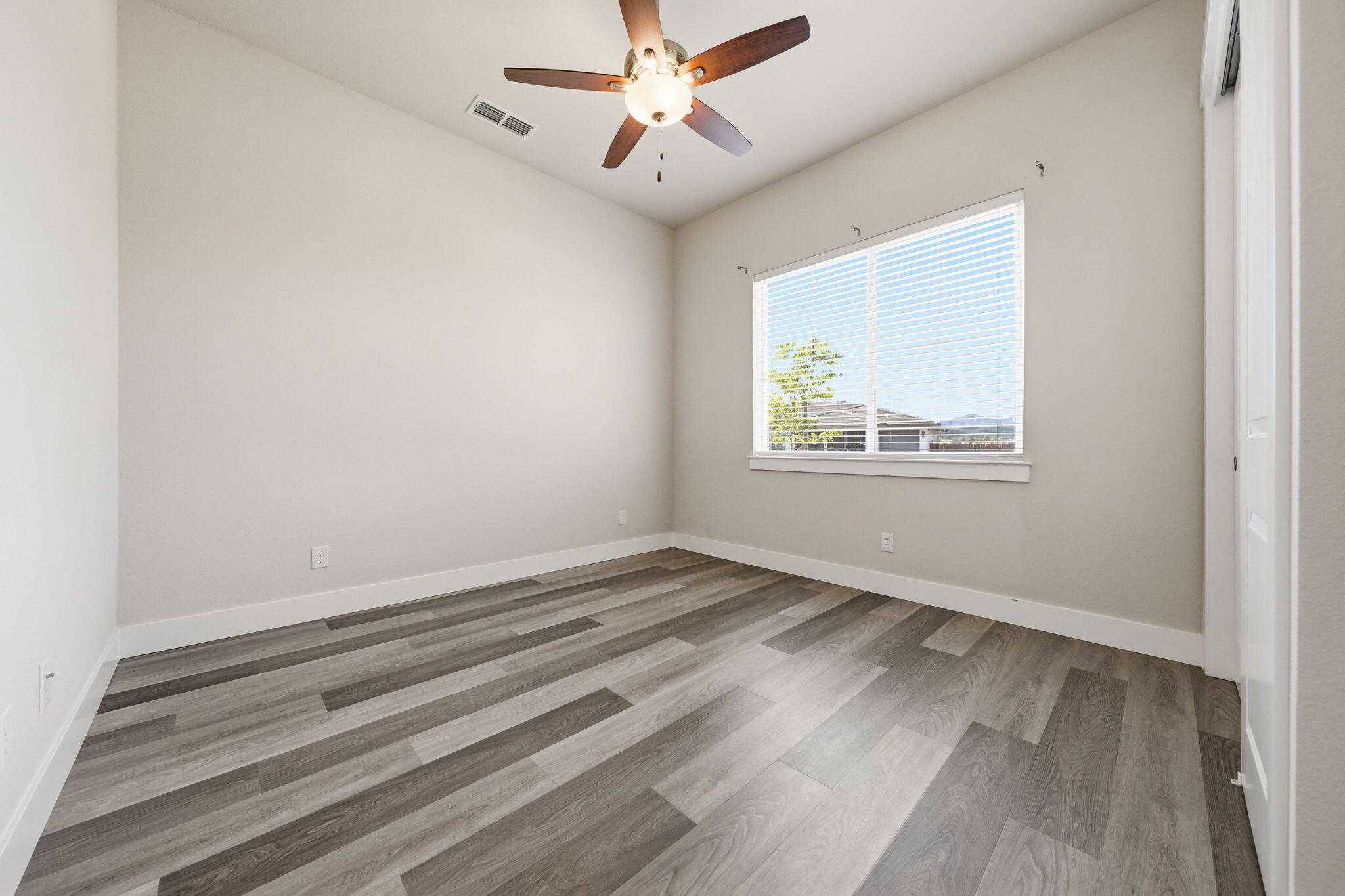 4717 Lower Springs Road Redding, CA 96001 - Photo 23 of 41 Bedroom #3