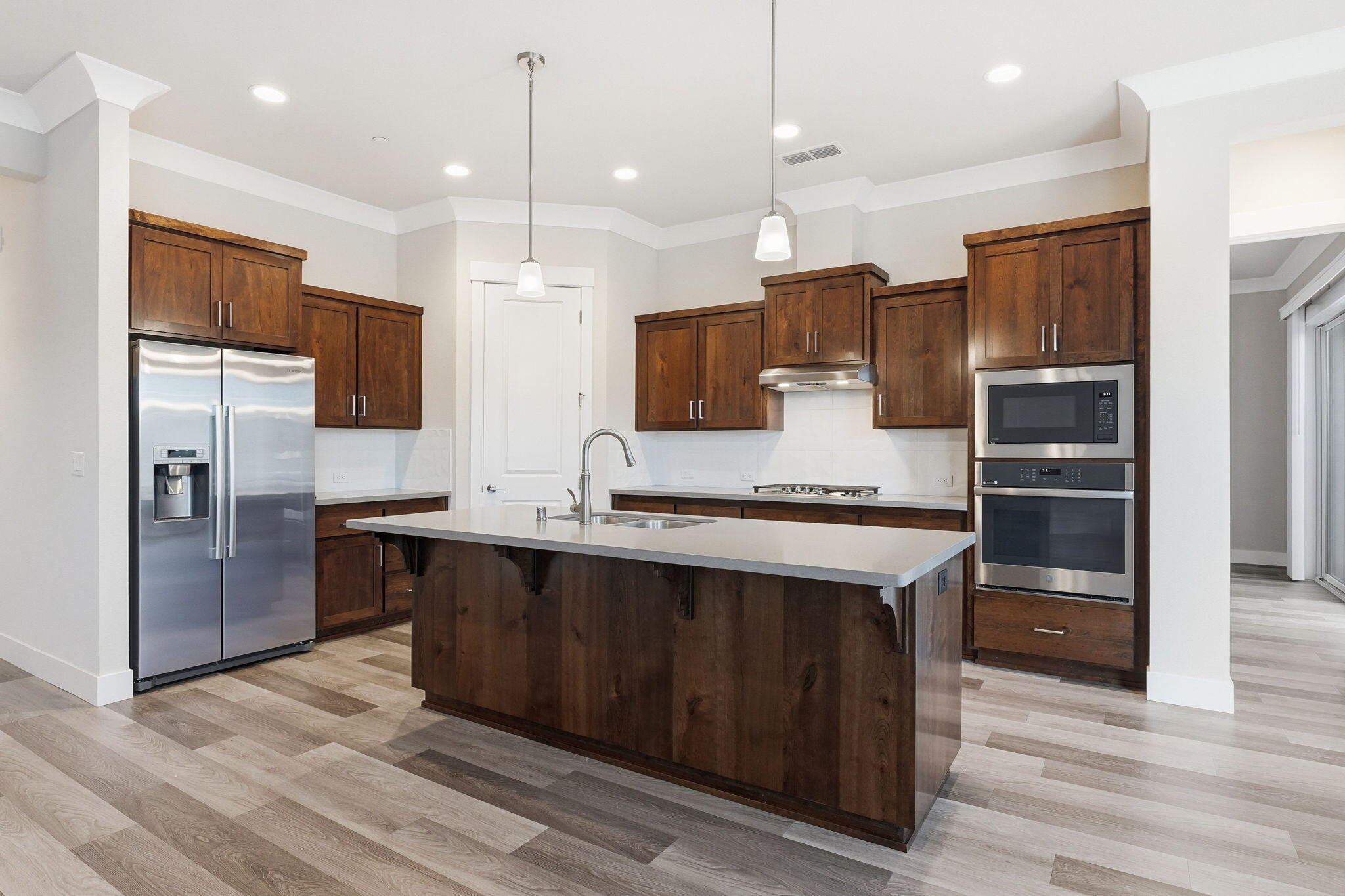 4717 Lower Springs Road Redding, CA 96001 - Photo 7 of 41 large Island