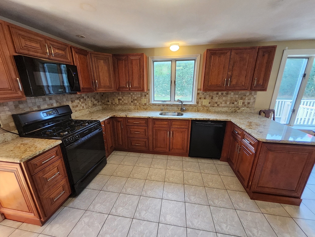 25 Louis Road Peabody, MA 01960 - Photo 10 of 41 Gallery Image 10
