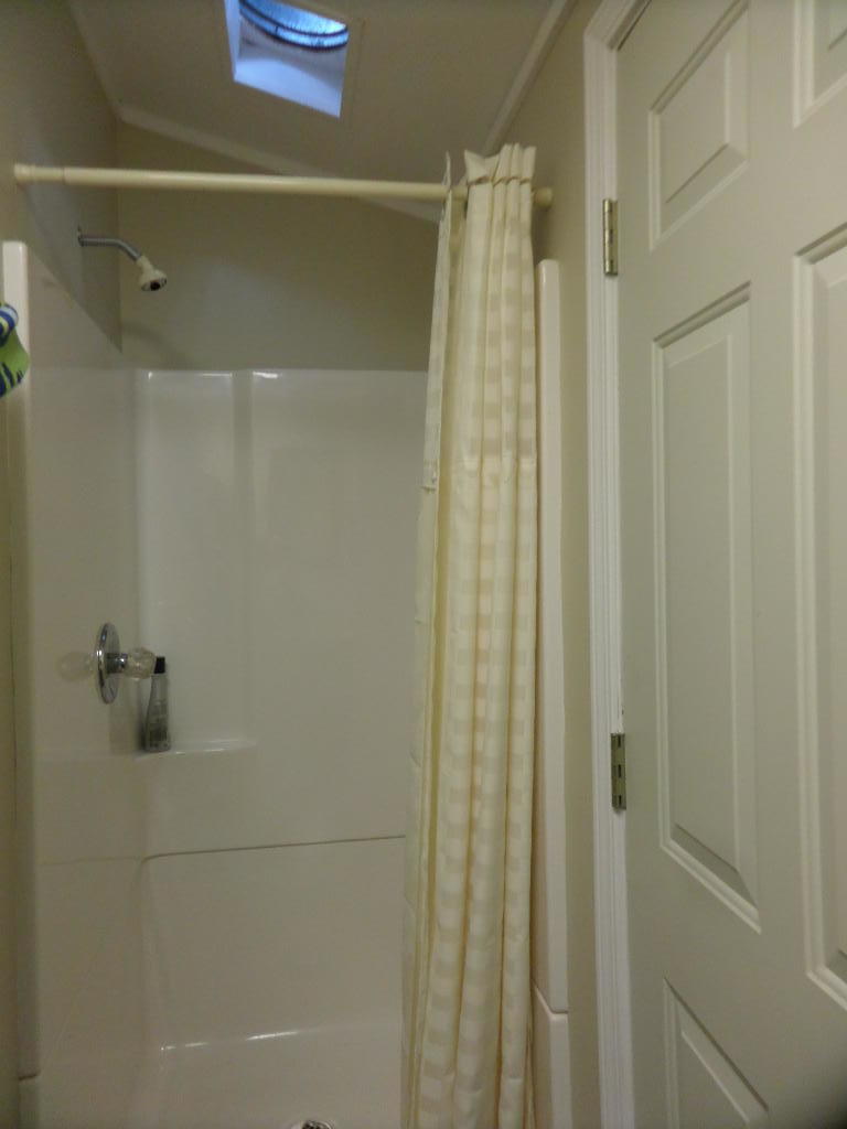124 Washburn Circle Oak Ridge, TN 37830 - Photo 14 of 37 Cabana Shower