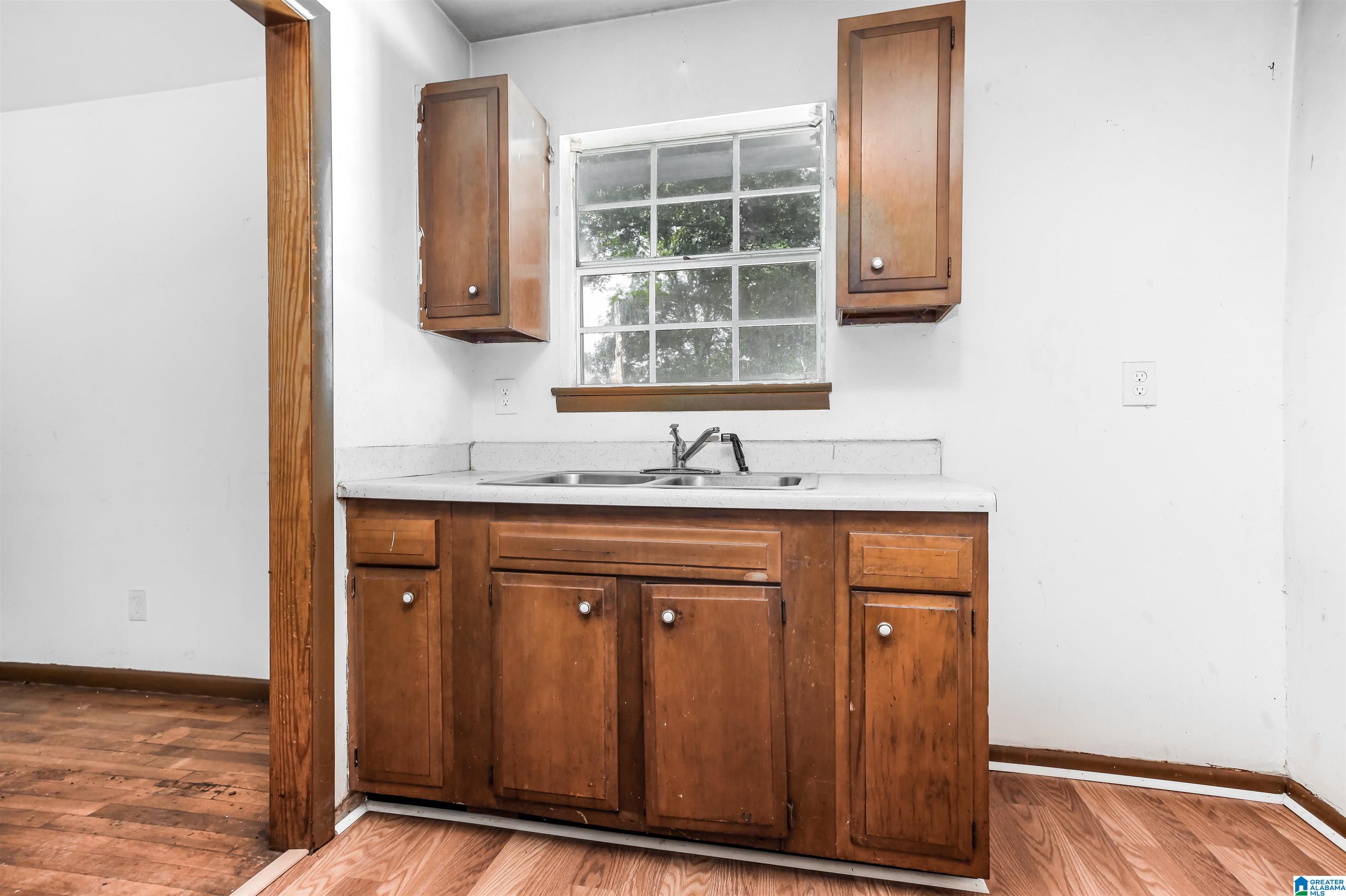 1660 18th Way Southwest Birmingham, AL 35211 - Photo 12 of 25
