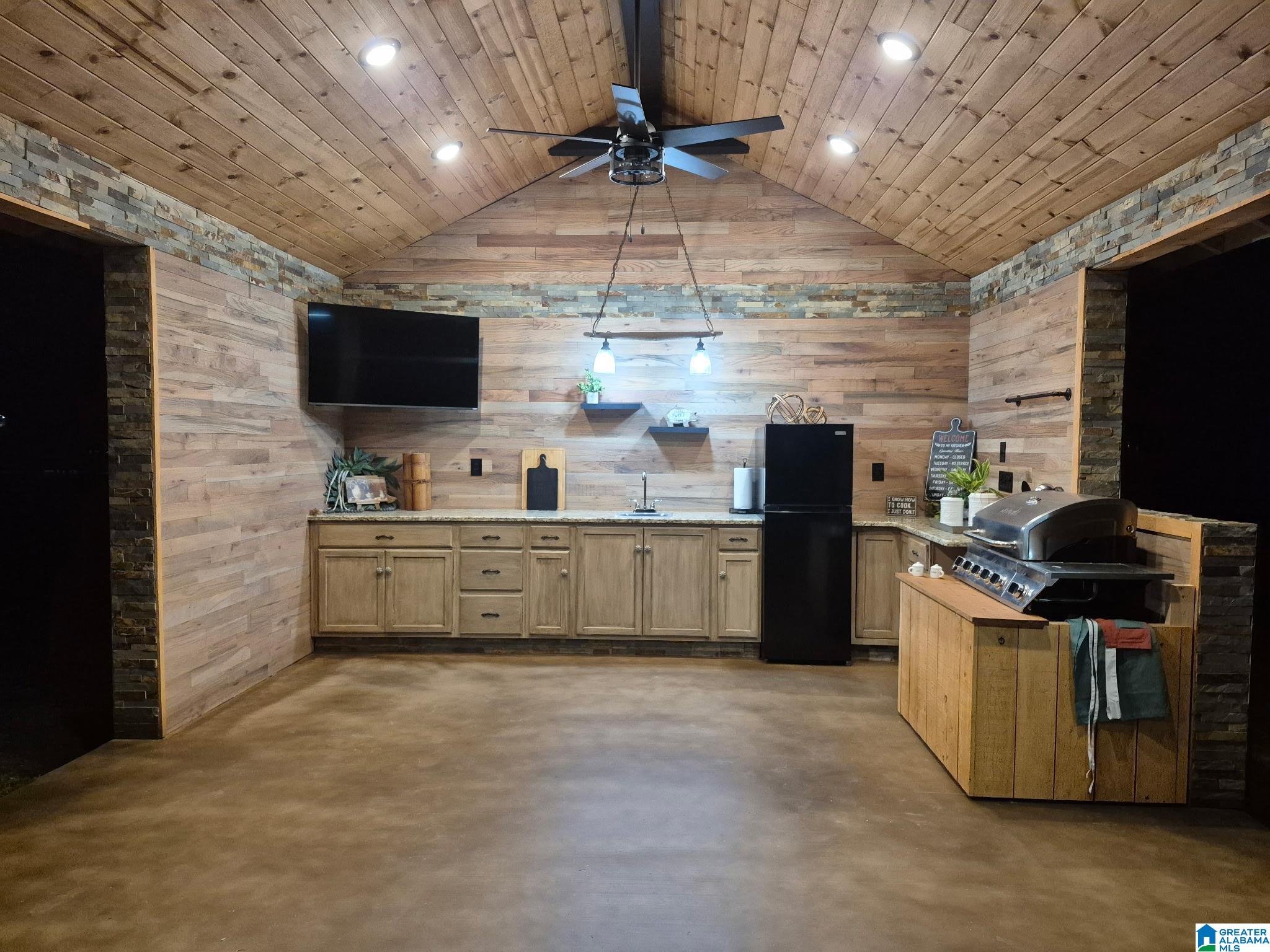 900 Shades Cliff Road Jasper, AL 35504 - Photo 9 of 60