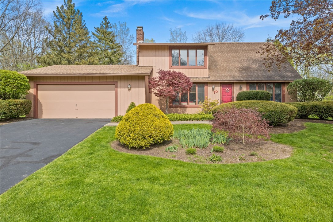 10 Fallbrook Circle Penfield, NY 14625 - Photo 1 of 48