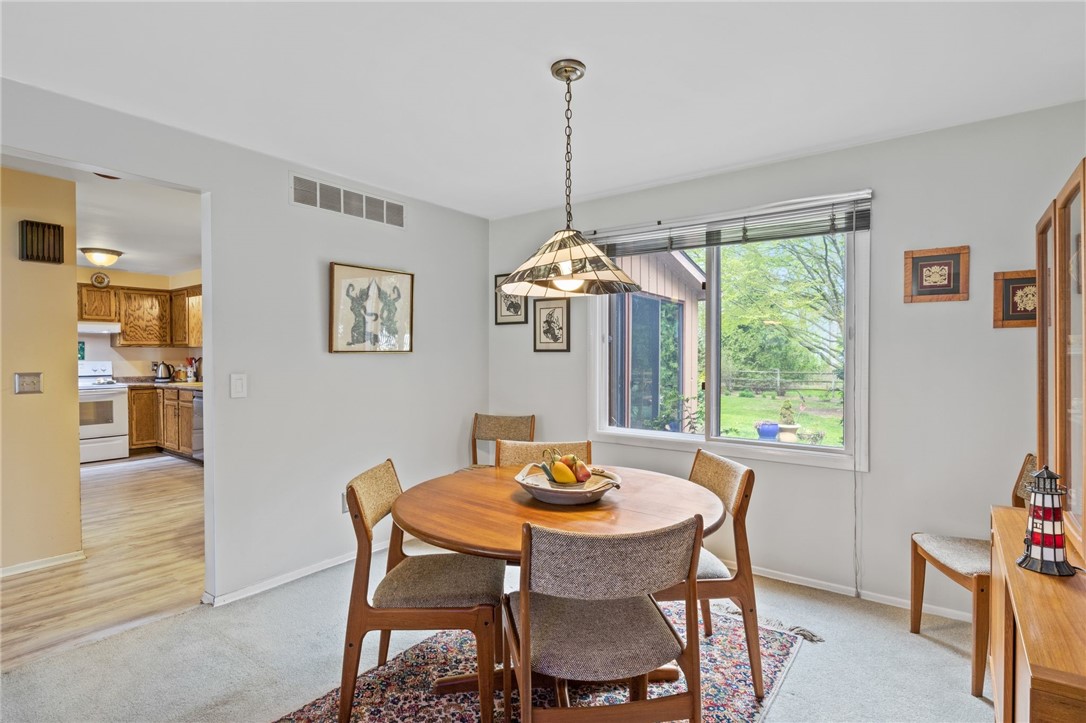 10 Fallbrook Circle Penfield, NY 14625 - Photo 11 of 48