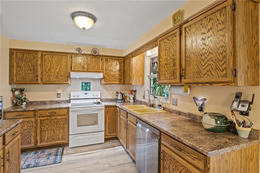 10 Fallbrook Circle Penfield, NY 14625 - Photo 14 of 48