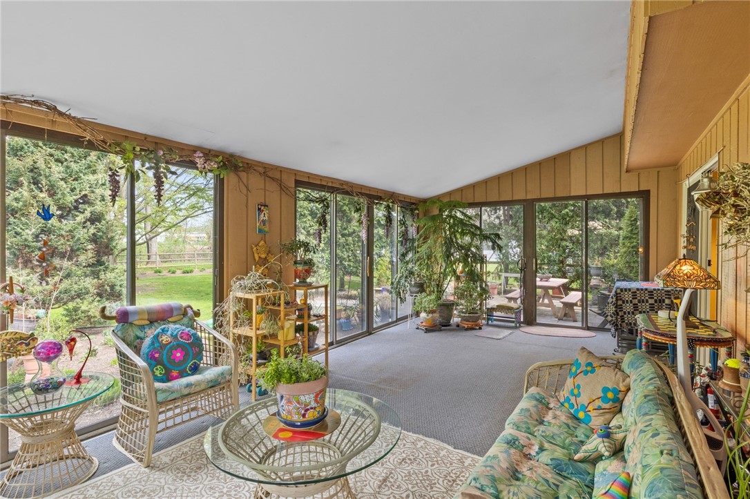 10 Fallbrook Circle Penfield, NY 14625 - Photo 20 of 48