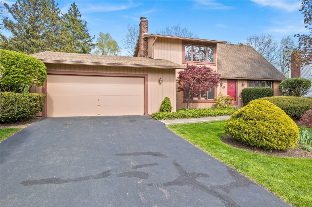 10 Fallbrook Circle Penfield, NY 14625 - Photo 2 of 48