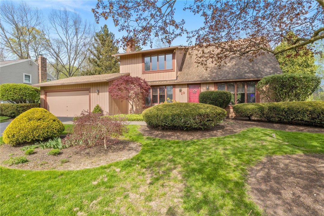 10 Fallbrook Circle Penfield, NY 14625 - Photo 3 of 48