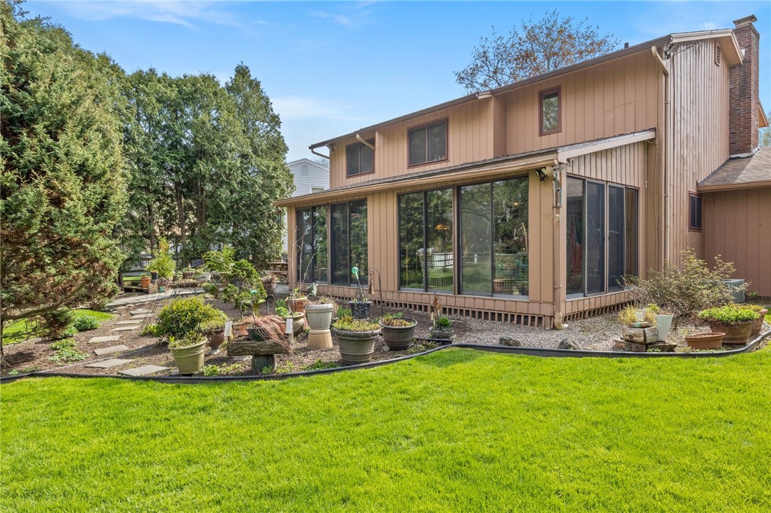 10 Fallbrook Circle Penfield, NY 14625 - Photo 38 of 48