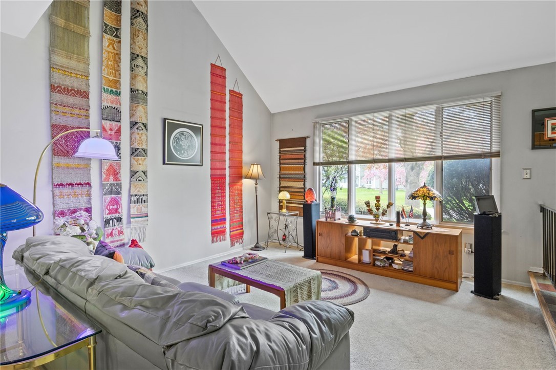 10 Fallbrook Circle Penfield, NY 14625 - Photo 6 of 48