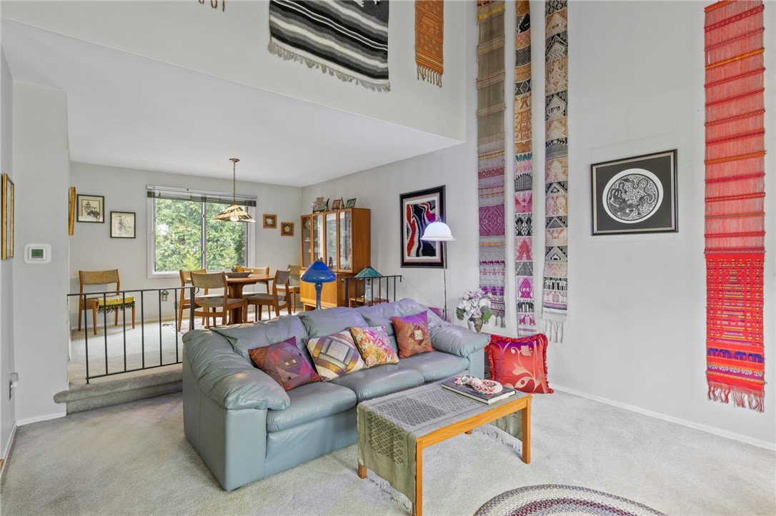 10 Fallbrook Circle Penfield, NY 14625 - Photo 9 of 48