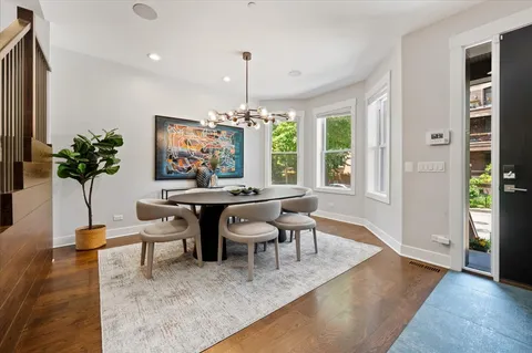 $2,500,000 | 2901 North Burling Street, Chicago, IL 60657